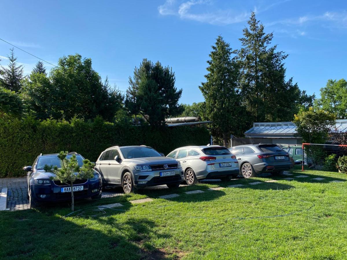 Chatka - B - Vyhlidka Nad Rekou Zdiby Exterior foto